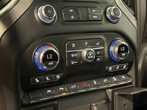 Used 2022 GMC Sierra 1500 Denali w/ Denali Reserve Package AWD/4WD image 34