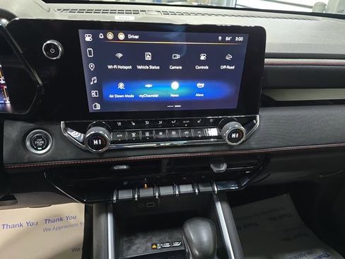 Used 2023 Chevrolet Colorado Z71 w/ Z71 Convenience Package 2 image 19