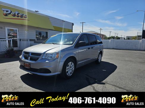 Used 2019 Dodge Grand Caravan SE w/ UConnect Hands-Free Group image 8