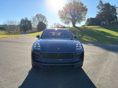 Certified 2025 Porsche Macan image 10