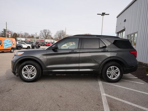 Used 2020 Ford Explorer XLT w/ Equipment Group 202A image 4