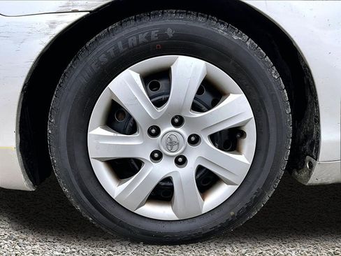 Used 2010 Toyota Camry image 9