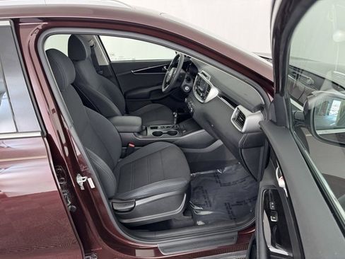 Used 2018 Kia Sorento LX image 21