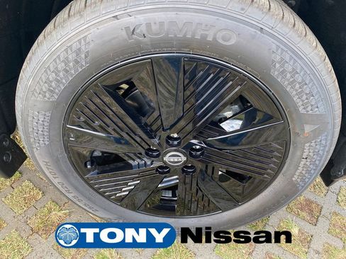 New 2025 Nissan Murano SV image 9