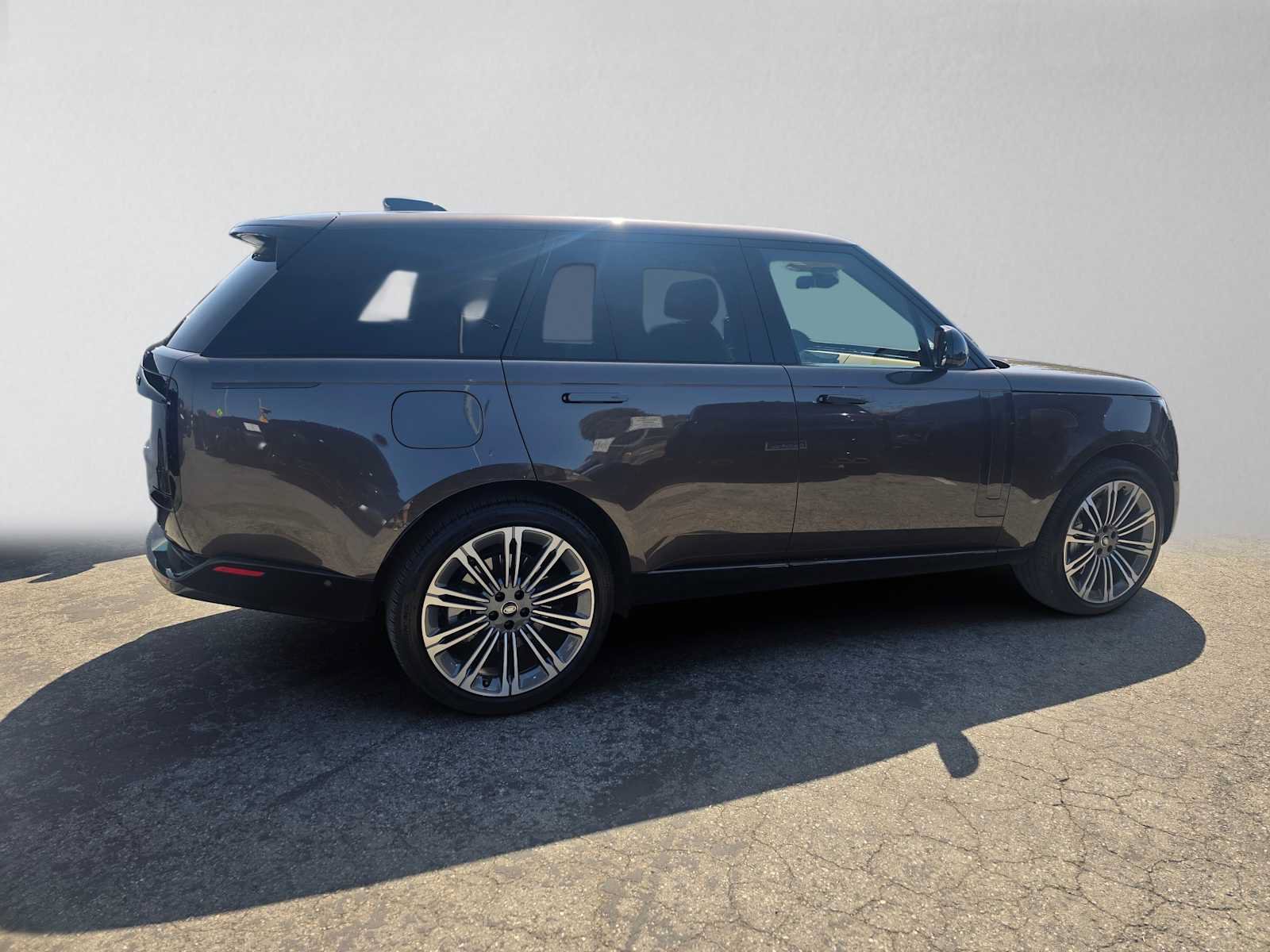 Used 2025 Land Rover Range Rover SE AWD/4WD image 6