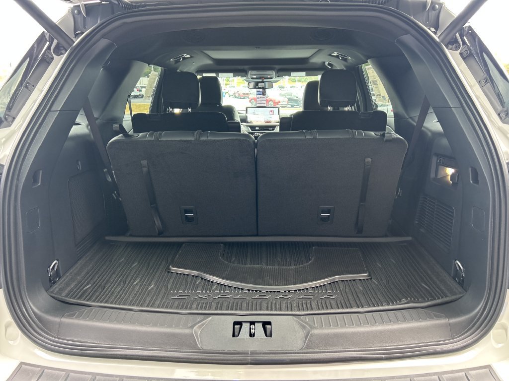 New 2027 Ford Explorer ST-Line w/ Premium Package AWD/4WD image 9