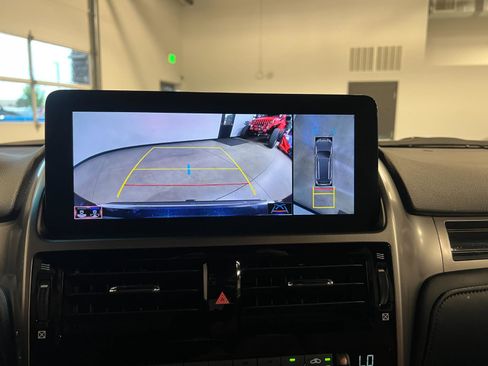 Used 2023 Lexus GX 460 Luxury w/ Sport Design Package image 18