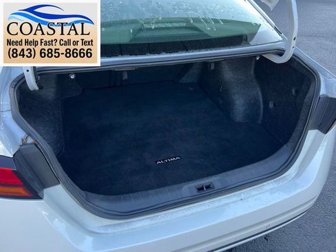 Used 2024 Nissan Altima 2.5 SV FWD image 13