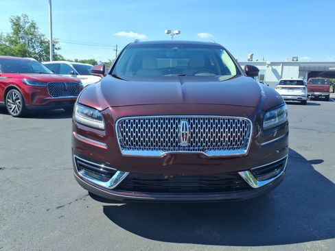 Used 2019 Lincoln Nautilus Select AWD/4WD image 2