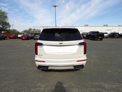 Used 2025 Cadillac XT6 Luxury AWD/4WD image 5