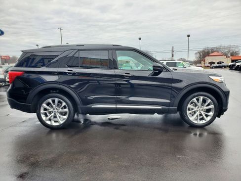 Used 2023 Ford Explorer Platinum w/ Technology Package image 5