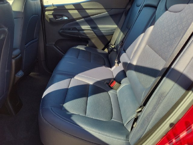 Used 2022 Chevrolet Bolt EUV Premier w/ Sun & Sound Package FWD image 10