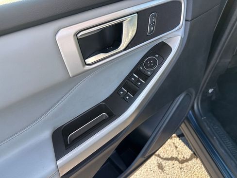 Used 2022 Ford Explorer XLT w/ Equipment Group 202A image 14