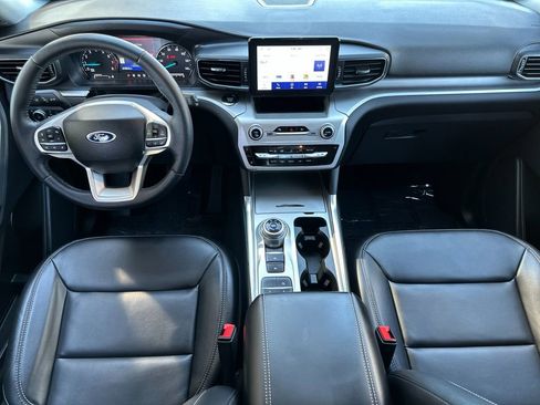 Certified 2022 Ford Explorer XLT w/ Equipment Group 202A image 13