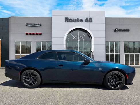 Used 2024 Dodge Charger Daytona R/T w/ Plus Group AWD/4WD image 6