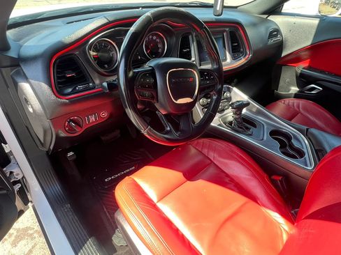 Used 2018 Dodge Challenger SXT RWD image 14