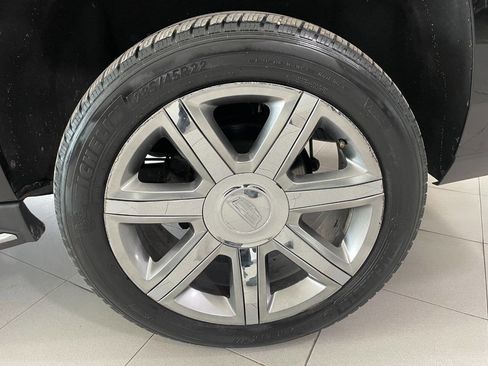 Used 2018 Cadillac Escalade ESV Luxury image 13