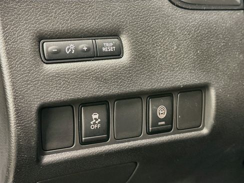Used 2023 Nissan Murano S AWD/4WD image 17