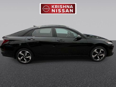 Used 2023 Hyundai Elantra SEL w/ Convenience Package FWD image 4