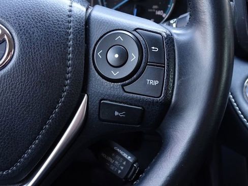 Used 2018 Toyota RAV4 LE image 31