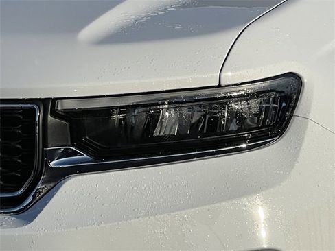 Used 2023 Jeep Grand Cherokee Laredo image 36