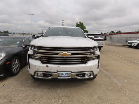 Used 2020 Chevrolet Silverado 1500 High Country w/ Technology Package AWD/4WD image 5
