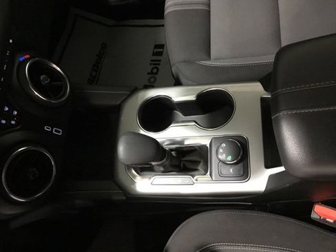 Used 2025 Chevrolet Blazer LT image 33