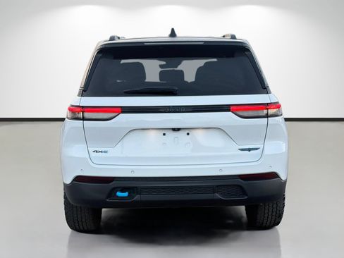 Used 2024 Jeep Grand Cherokee Trailhawk AWD/4WD image 4