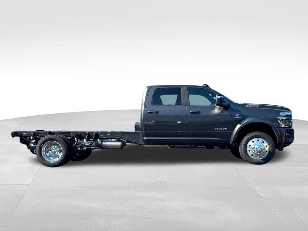 New 2026 RAM 4500 4x4 Crew Cab DRW w/ Laramie Trim Package image 8
