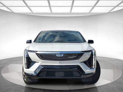 New 2027 Cadillac Optiq Premium Luxury w/ LPO, Floor Liner Package AWD/4WD image 2
