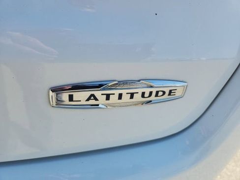 Used 2022 Jeep Compass Latitude w/ Convenience Group AWD/4WD image 35