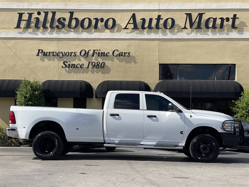 Used 2018 RAM 3500 Tradesman w/ Chrome Appearance Group AWD/4WD image 6