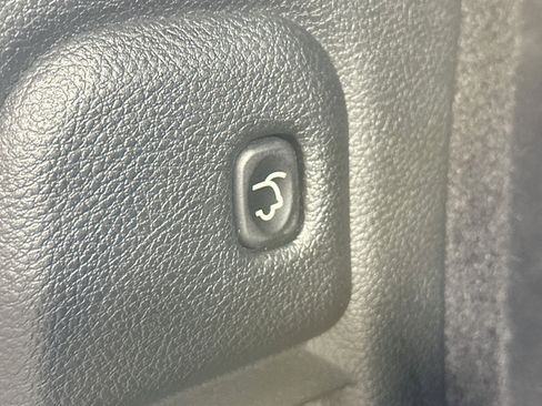 Used 2021 Dodge Durango GT AWD/4WD image 32