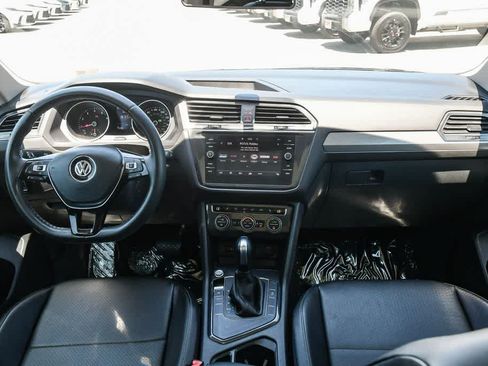 Used 2020 Volkswagen Tiguan SE w/ Panoramic Sunroof Package FWD image 14