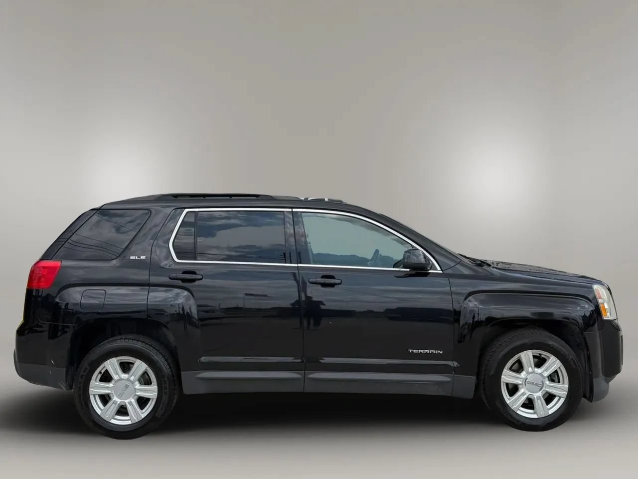 Used 2015 GMC Terrain SLE w/ Convenience Package FWD image 8