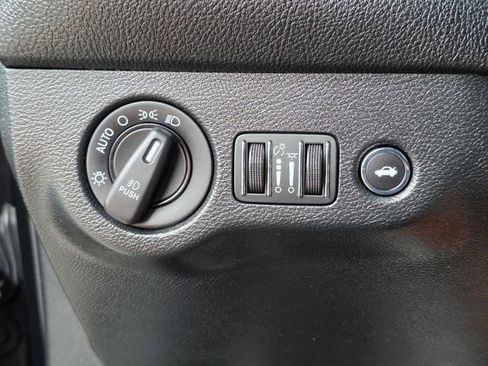 Used 2018 Dodge Challenger T/A image 34