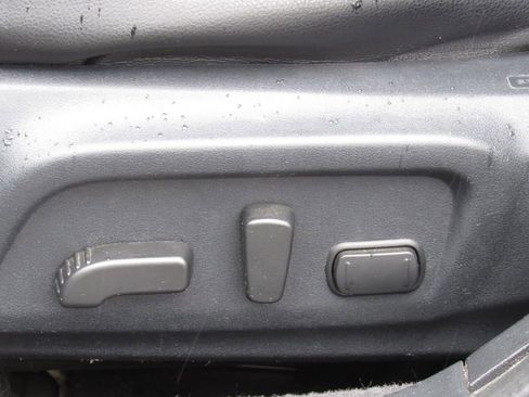 Used 2017 Subaru Outback 2.5i Limited image 13