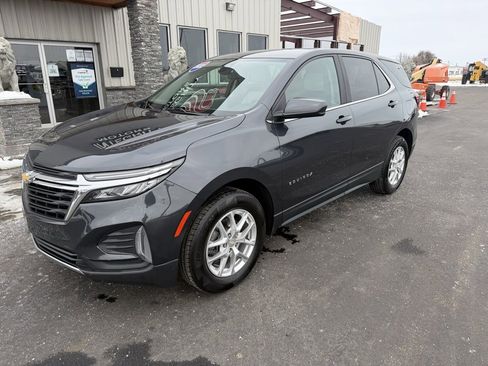 Used 2022 Chevrolet Equinox LT image 2