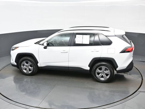 Used 2025 Toyota RAV4 XLE AWD/4WD image 37