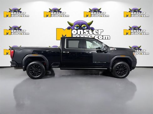 Used 2021 GMC Sierra 2500 Denali w/ Denali Black Diamond Edition image 4