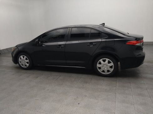 Used 2021 Toyota Corolla LE FWD image 3