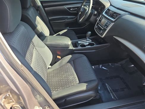 Used 2016 Nissan Altima 2.5 SV w/ Convenience Package FWD image 13