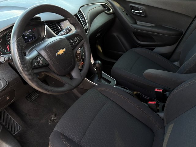 Used 2020 Chevrolet Trax LS w/ Tint and Cruise Package FWD image 11