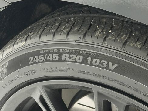 Used 2017 Chrysler 300 C w/ Safetytec Plus Group RWD image 46