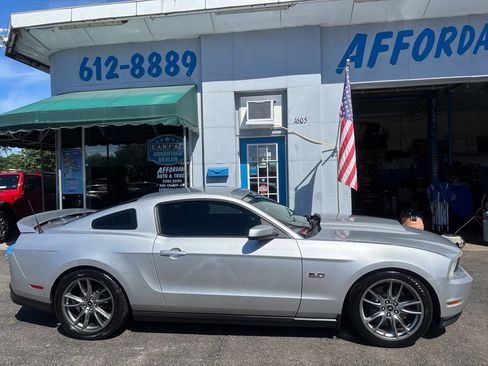 Used 2012 Ford Mustang GT Premium w/ HID Headlamps & Security Pkg RWD image 5