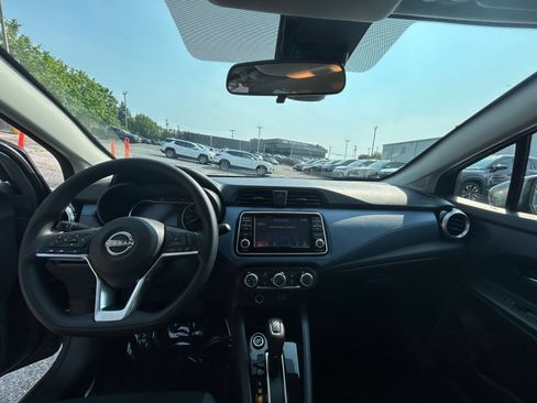 Used 2025 Nissan Versa SV FWD image 28