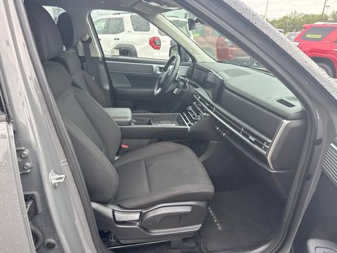 Used 2025 Hyundai Santa Fe SE AWD/4WD image 14