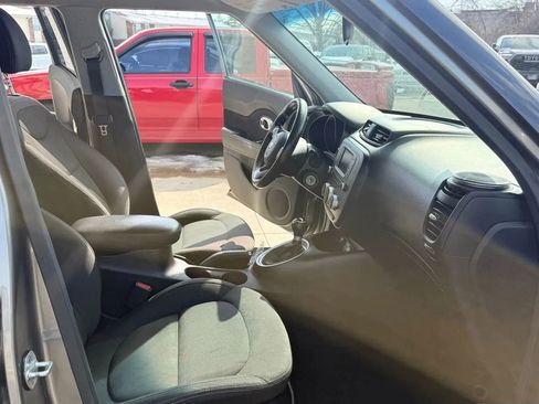 Used 2017 Kia Soul FWD image 24