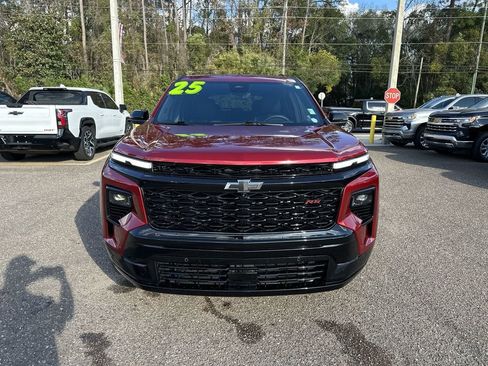 Used 2025 Chevrolet Traverse RS image 11