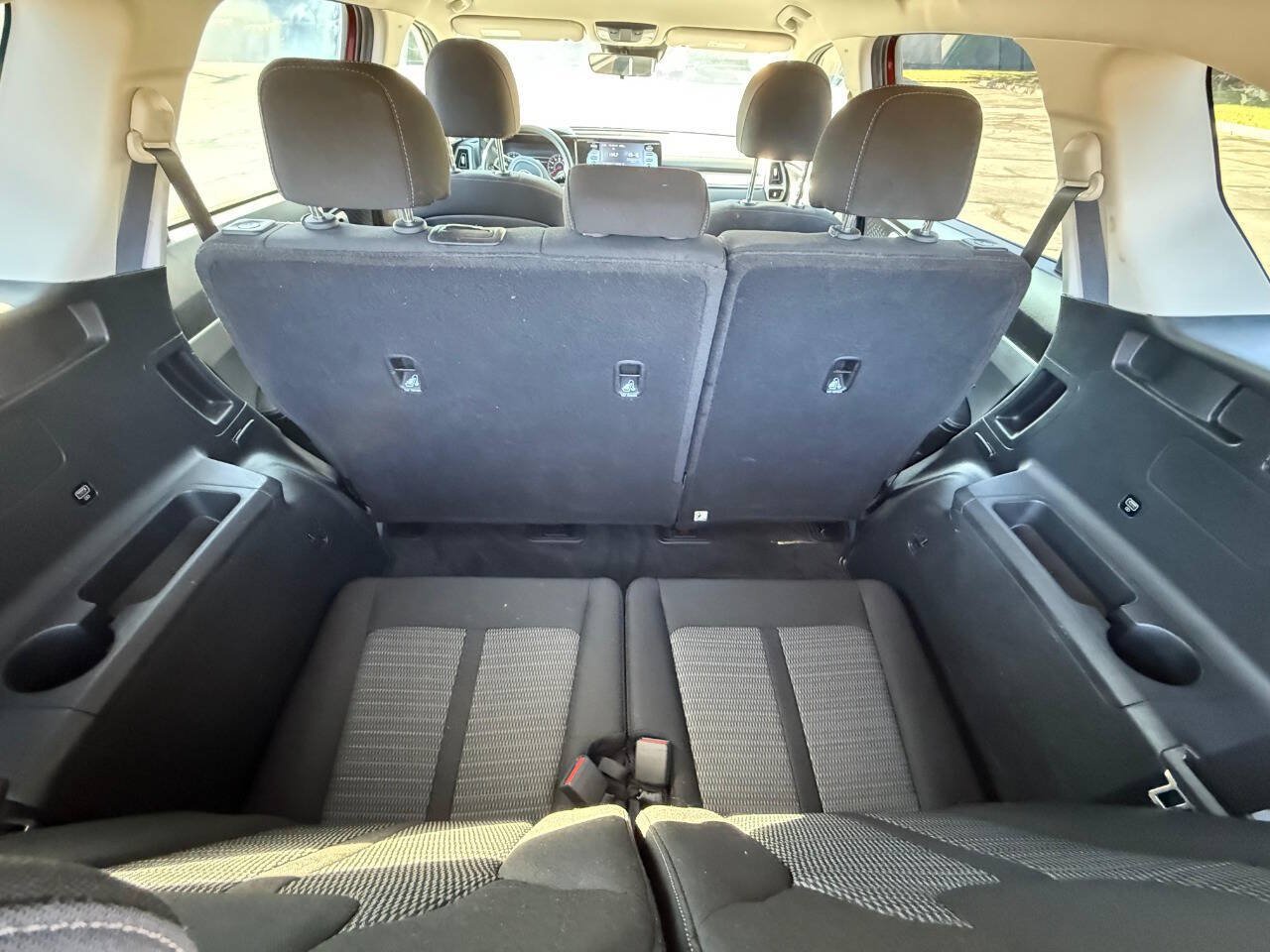 Used 2021 Kia Sorento LX FWD image 13